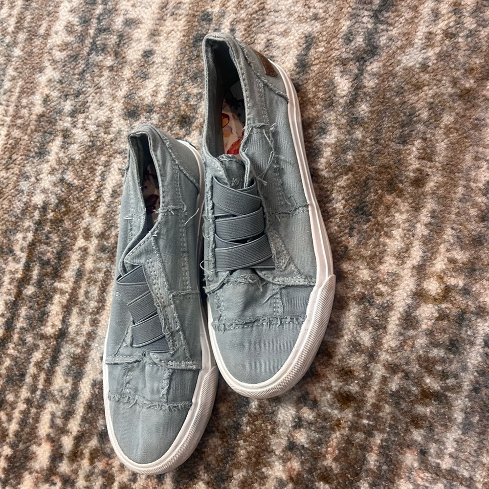 BLOWFISH  slip on shoes